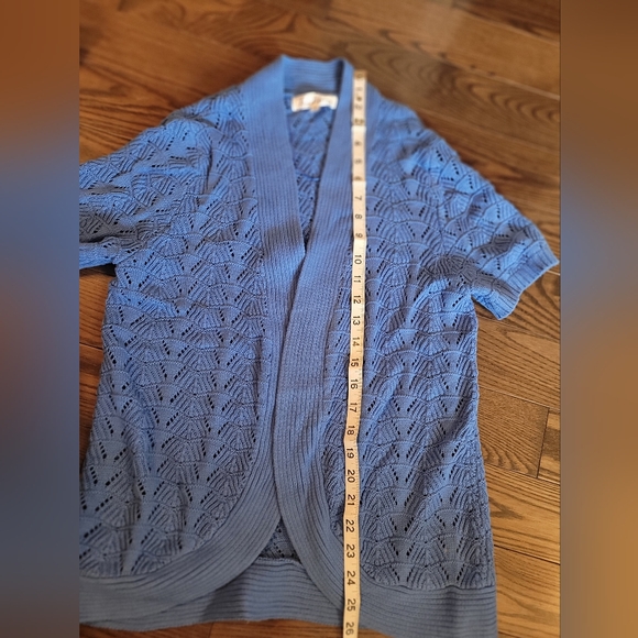 Periwinkle knit shrug, excellent condition, rarely wore, well cared for. - Picture 3 of 7